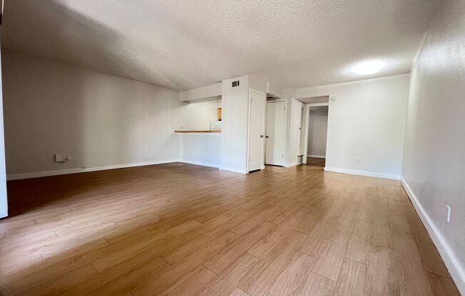 1 bed, 1 bath, 700 sqft, $1,200, Unit OCR-113