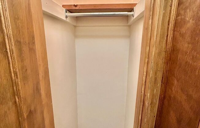 1 bed, 1 bath, 475 sqft, $2,370, Unit 233-122