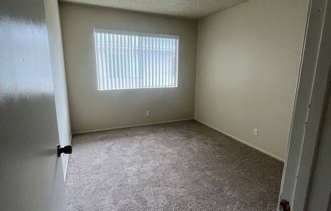 2 beds, 1 bath, $2,295