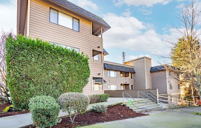 Studio, 1 bath, 432 sqft, $1,395, Unit 102