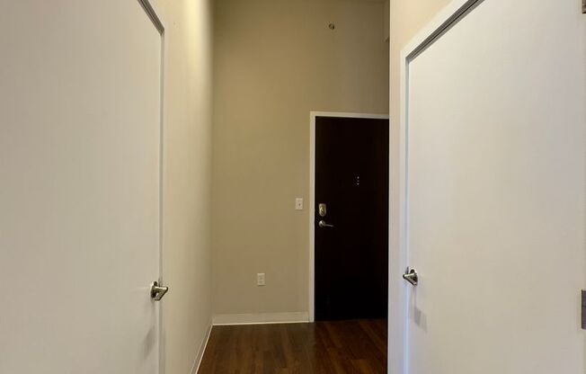 2 beds, 2 baths, 956 sqft, $2,350, Unit HA-810