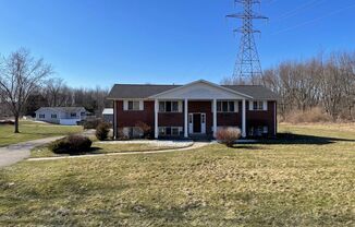 2 Bedroom/ 1 Bath - Upstairs Apartment