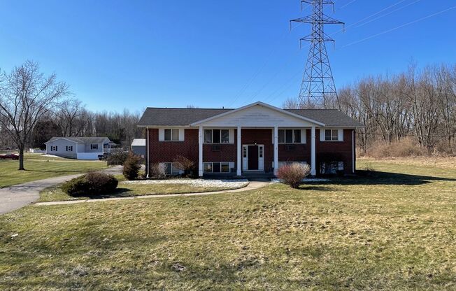 2 Bedroom/ 1 Bath - Upstairs Apartment