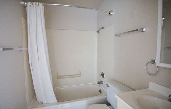 2 beds, 1 bath, $1,465, Unit 3942