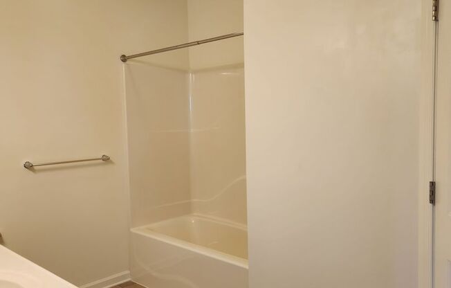 2 beds, 2 baths, 1,075 sqft, $1,680, Unit SU30263