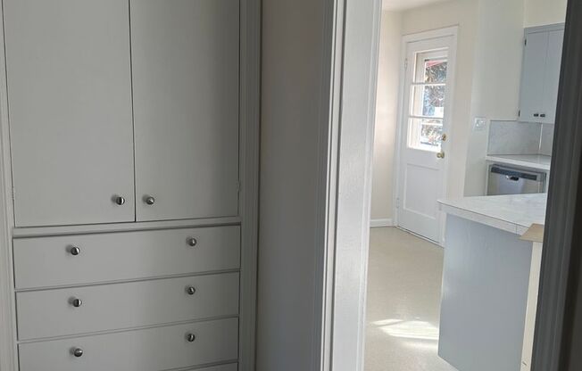 2 beds, 1 bath, 1,176 sqft, $1,750, Unit Heenan 1110