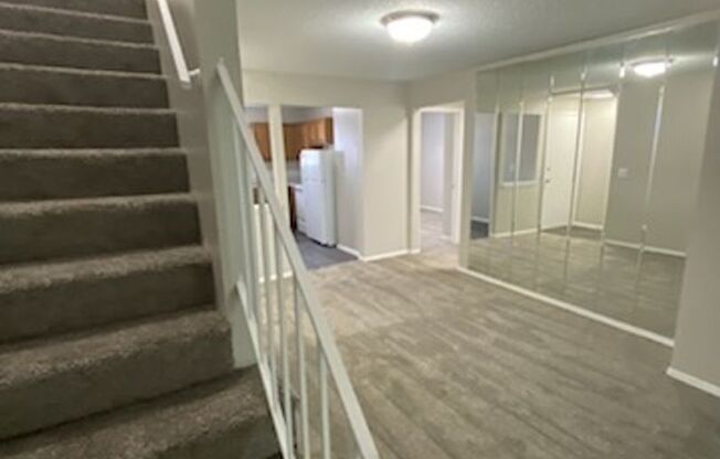 2 beds, 1 bath, 1,105 sqft, $875, Unit 2703-304