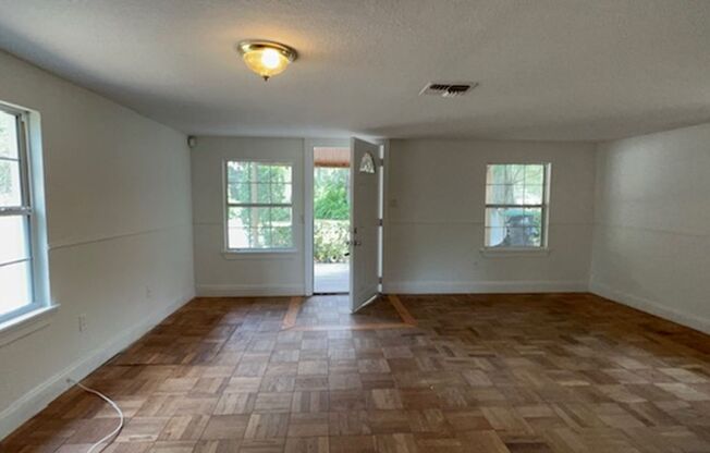 Charming 3BR Home in Ocoee – Cozy Living with Great Location!