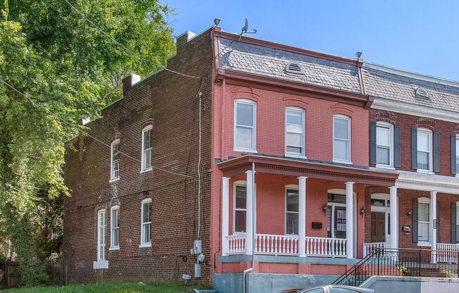 Stunningly Renovated 3-Bedroom Home in Historic Church Hill – Modern Comfort Meets Classic Charm!