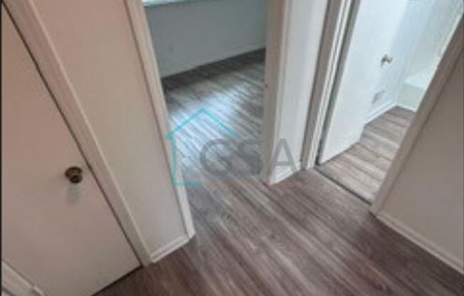 2 beds, 1.5 baths, 975 sqft, $950, Unit Cliffwood Terrace-4302-4A