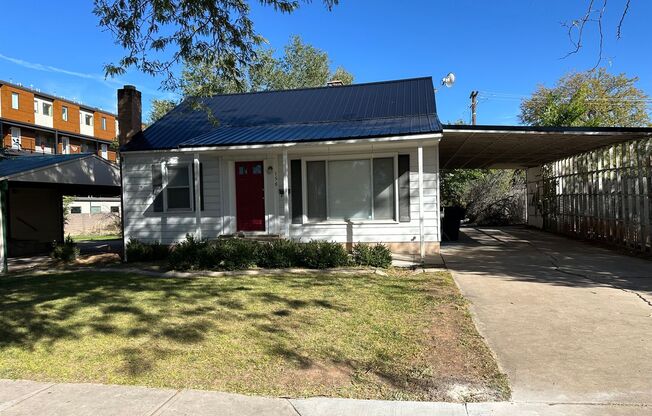 5 Bedrooms 2 Bathroom House! Large Yard and very close to SUU!