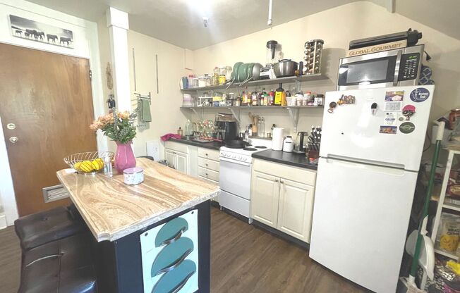1 bed, 1 bath, $1,195, Unit 488