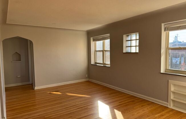 5835-45 Lindenwood Avenue