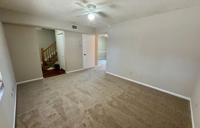 Move in ready condo with community pool!