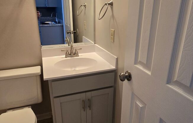 1 bed, 1 bath, 500 sqft, $895, Unit 242