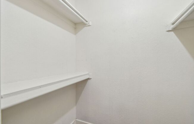 1 bed, 1 bath, 450 sqft, $1,195, Unit 76