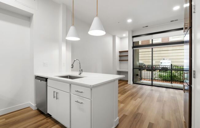 Studio, 1 bath, 499 sqft, $1,485, Unit 105