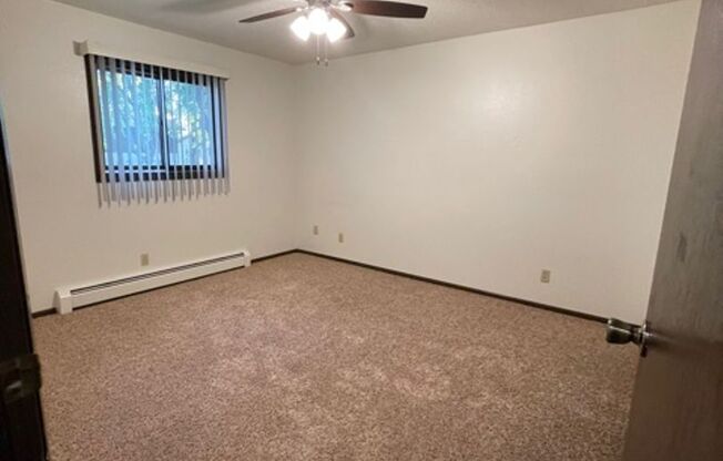 2 beds, 1 bath, 720 sqft, $859, Unit 8