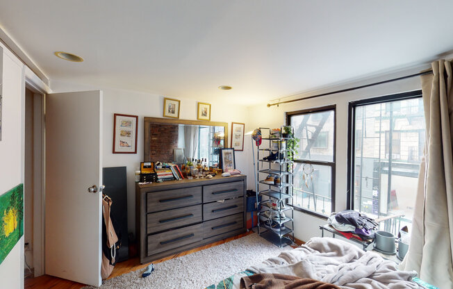 4 beds, 2 baths, $10,500, Unit 2FL