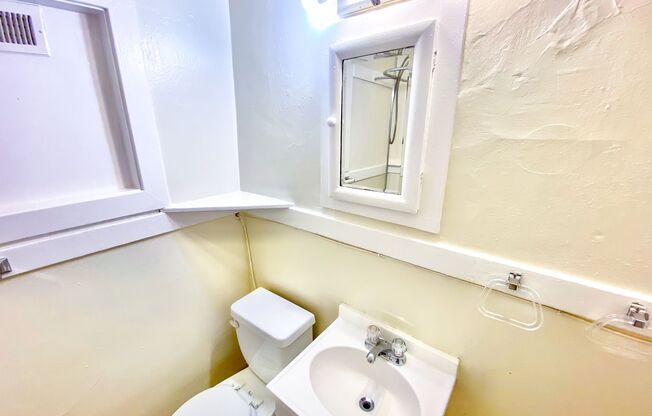 Studio, 1 bath, 500 sqft, $1,195, Unit 302