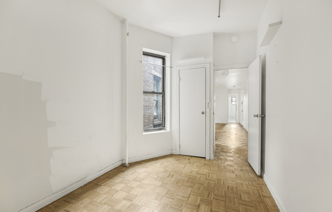 325 E 89 ST