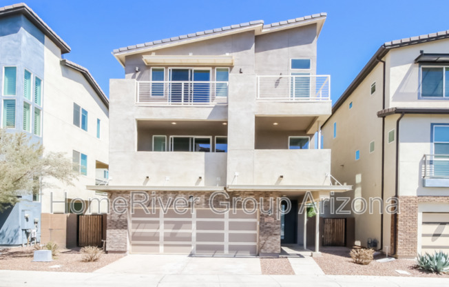 7024 W CORONA DR