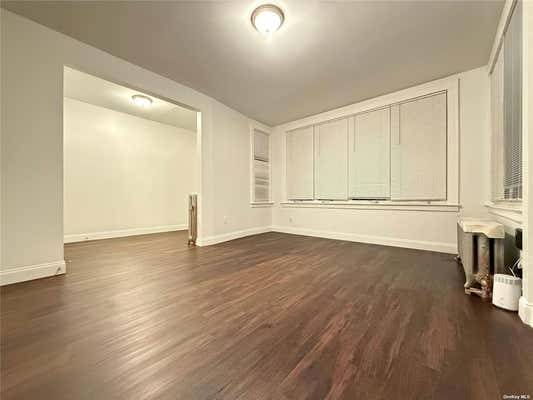 3 beds, 1 bath, $3,200, Unit 2