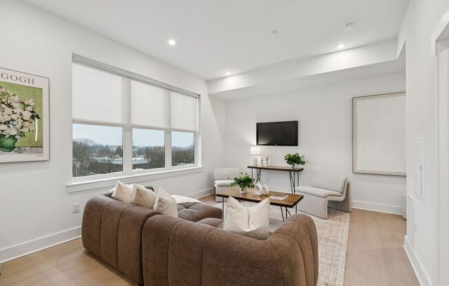 1 bed, 1 bath, 680 sqft, $1,673, Unit 305