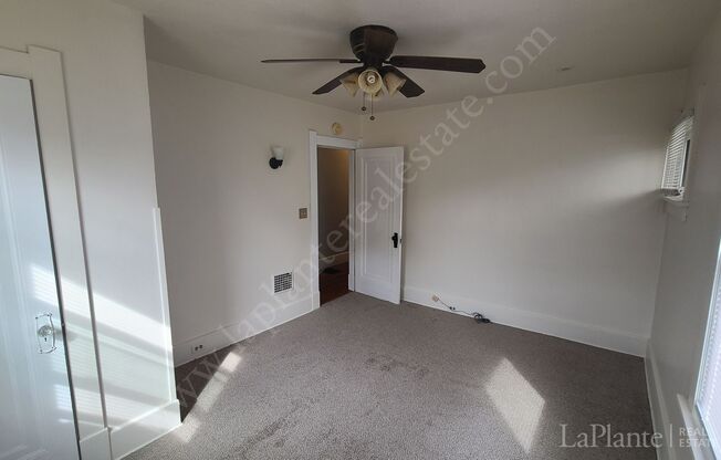 3 beds, 1 bath, $1,300