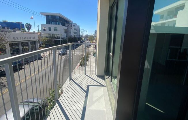 Studio, 1 bath, 436 sqft, $2,395, Unit Unit 215