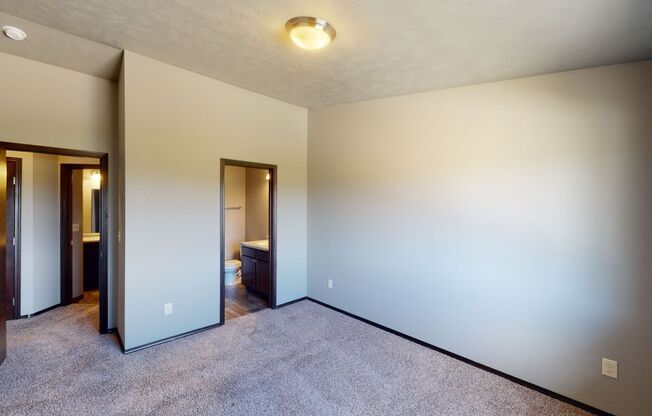 2 beds, 2 baths, 1,275 sqft, $1,635, Unit 591-04