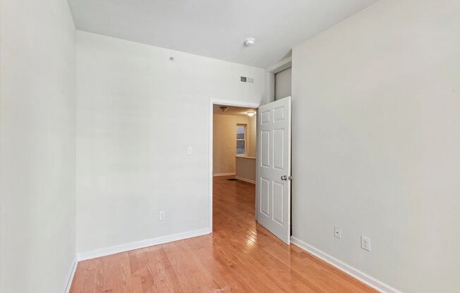 4 beds, 2 baths, $1,925, Unit Unit 13