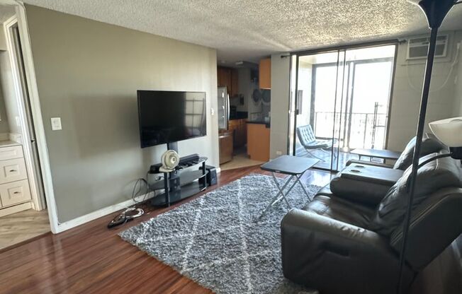 1 bed, 1 bath, $2,000, Unit # 908