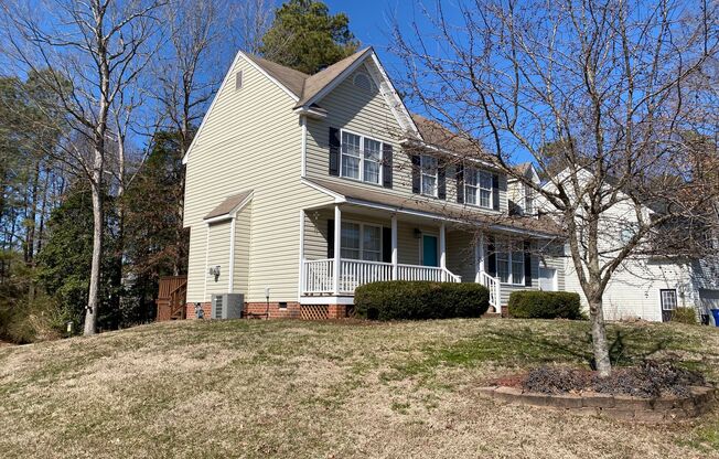 Great location In Mechanicsville! Three bedrooms plus bonus room/fourth bedroom, 2.5 baths and garage! Available in April