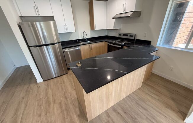 Kamden Place: Leasing Specials! Balconies, Lawn Space, Quiet Community in Pasco