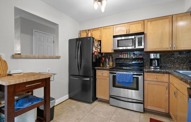 2 beds, 1 bath, $2,195, Unit # 1