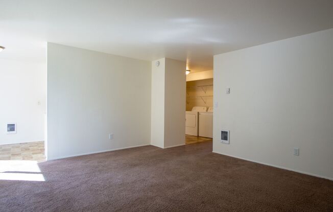 2 beds, 1 bath, 940 sqft, $1,395, Unit 109