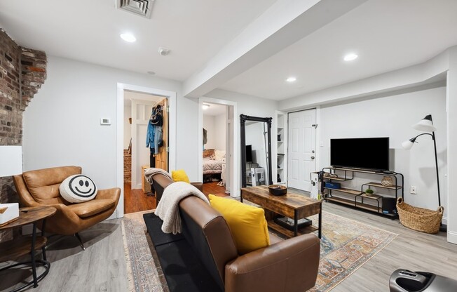 2 beds, 1 bath, 800 sqft, $3,700, Unit 1A