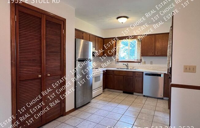 1952 E STOLL RD