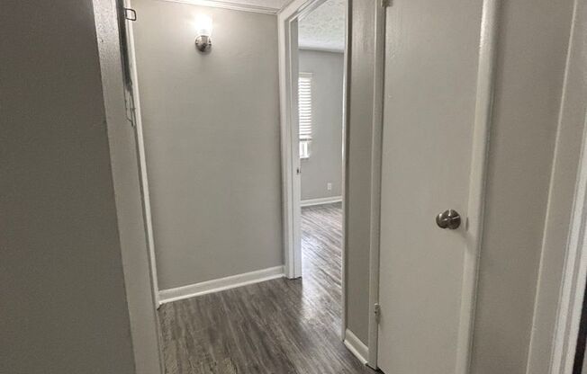 3 beds, 2 baths, 1,230 sqft, $975