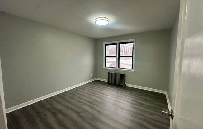 2 beds, 1 bath, 850 sqft, $1,850, Unit APT 25