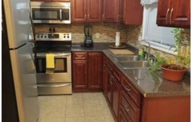 102 SAVOY AVE