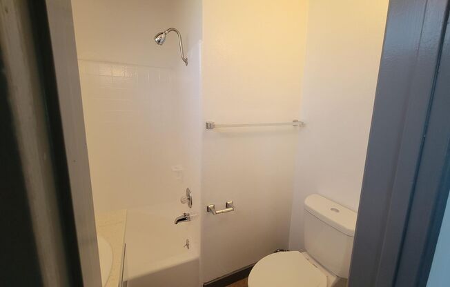 2 beds, 2 baths, 865 sqft, $3,285, Unit 55