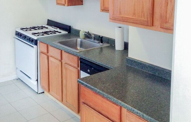 2 beds, 1 bath, 1,065 sqft, $2,550, Unit 4861P-1A