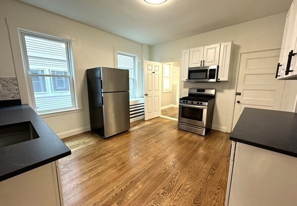 3 beds, 2 baths, 1,320 sqft, $4,800, Unit 1