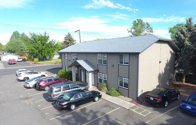 Spacious 2 Bedroom - Must See!!