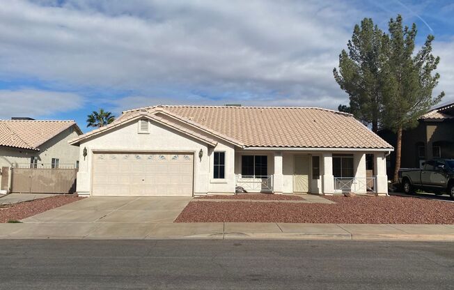 Wonderful 3 bed/2 bath home with a den located in Henderson.