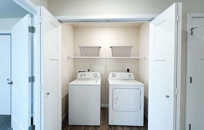 1 bed, 1 bath, 701 sqft, $1,160, Unit AL 2013-63