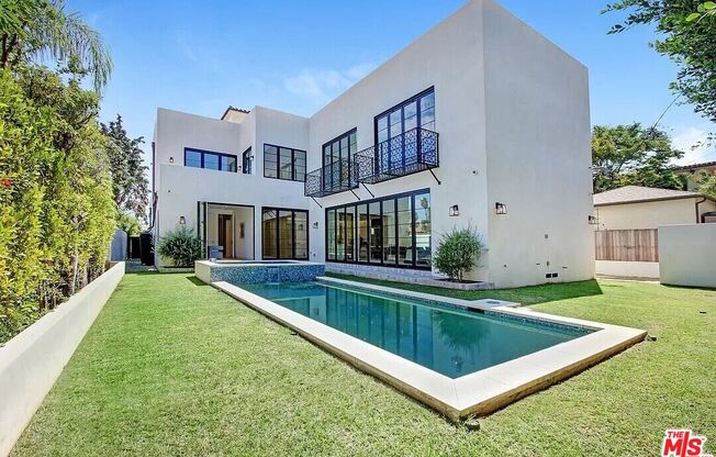 12509 SUNSET BLVD