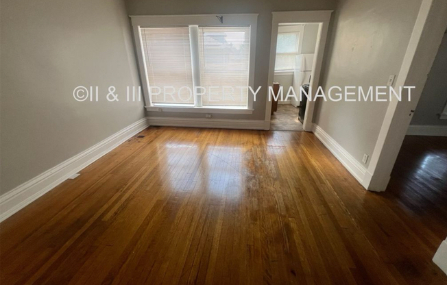 221 W 37 ST